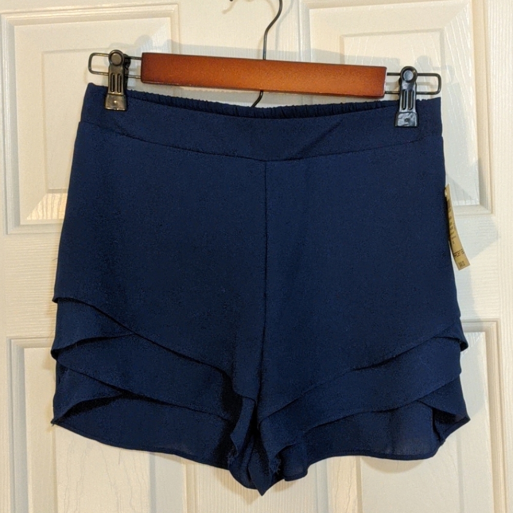 NWT Arden B. Chiffon shorts size XS
